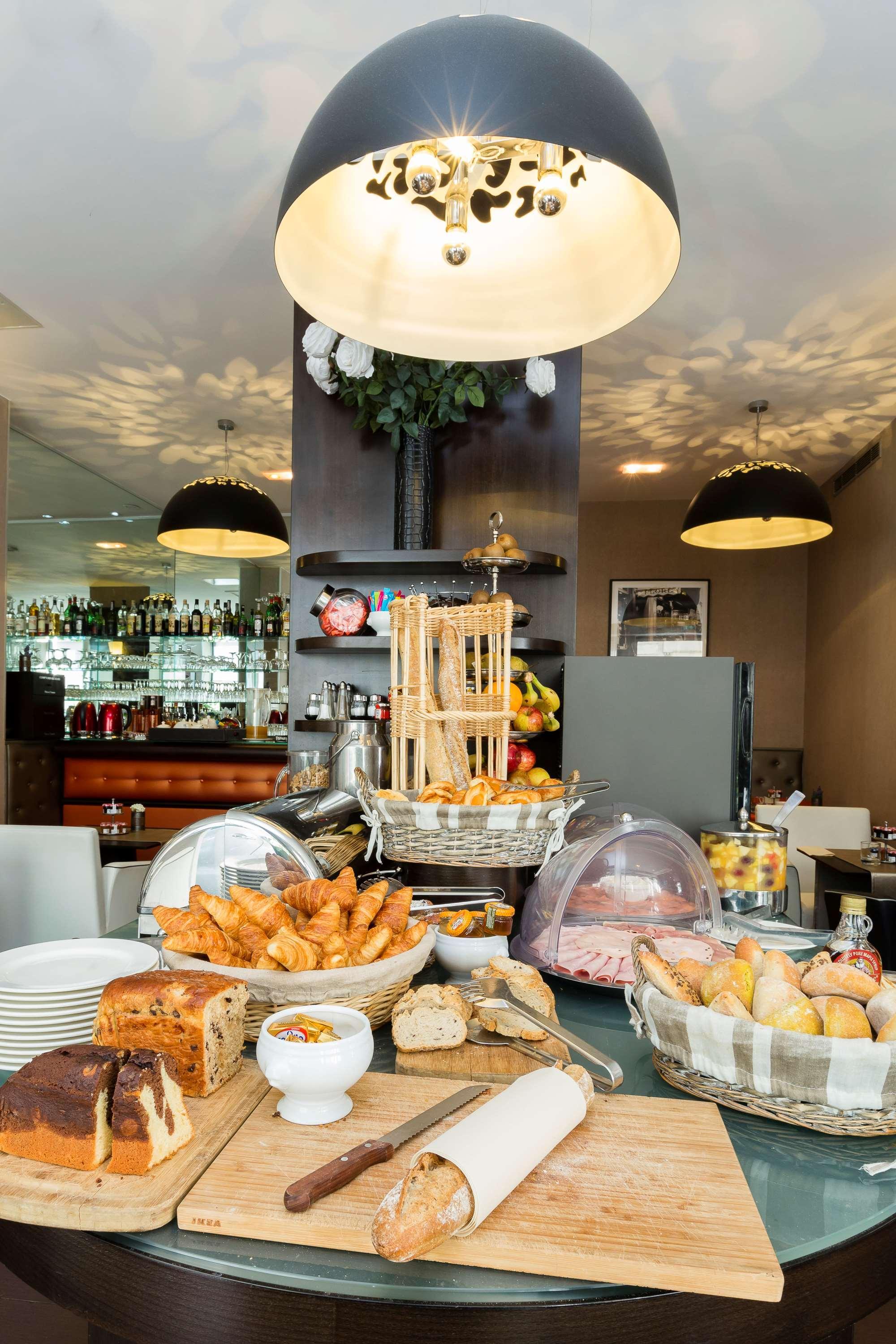 Hotel Elysees Bassano Parijs